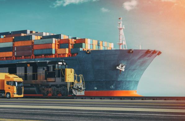 马来西亚凭借其地理优势和基础设施，成为了货代行业的重要中转站